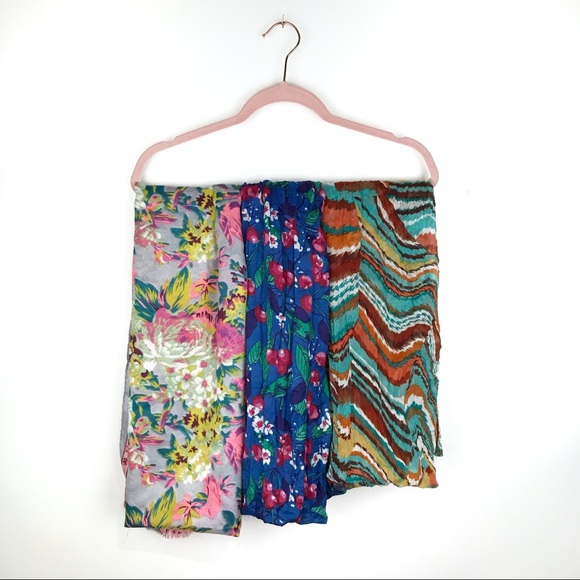 3 assorted scarves - Picture 1 of 7